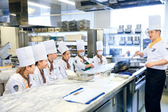 辻学園調理・製菓専門学校 の特長 1