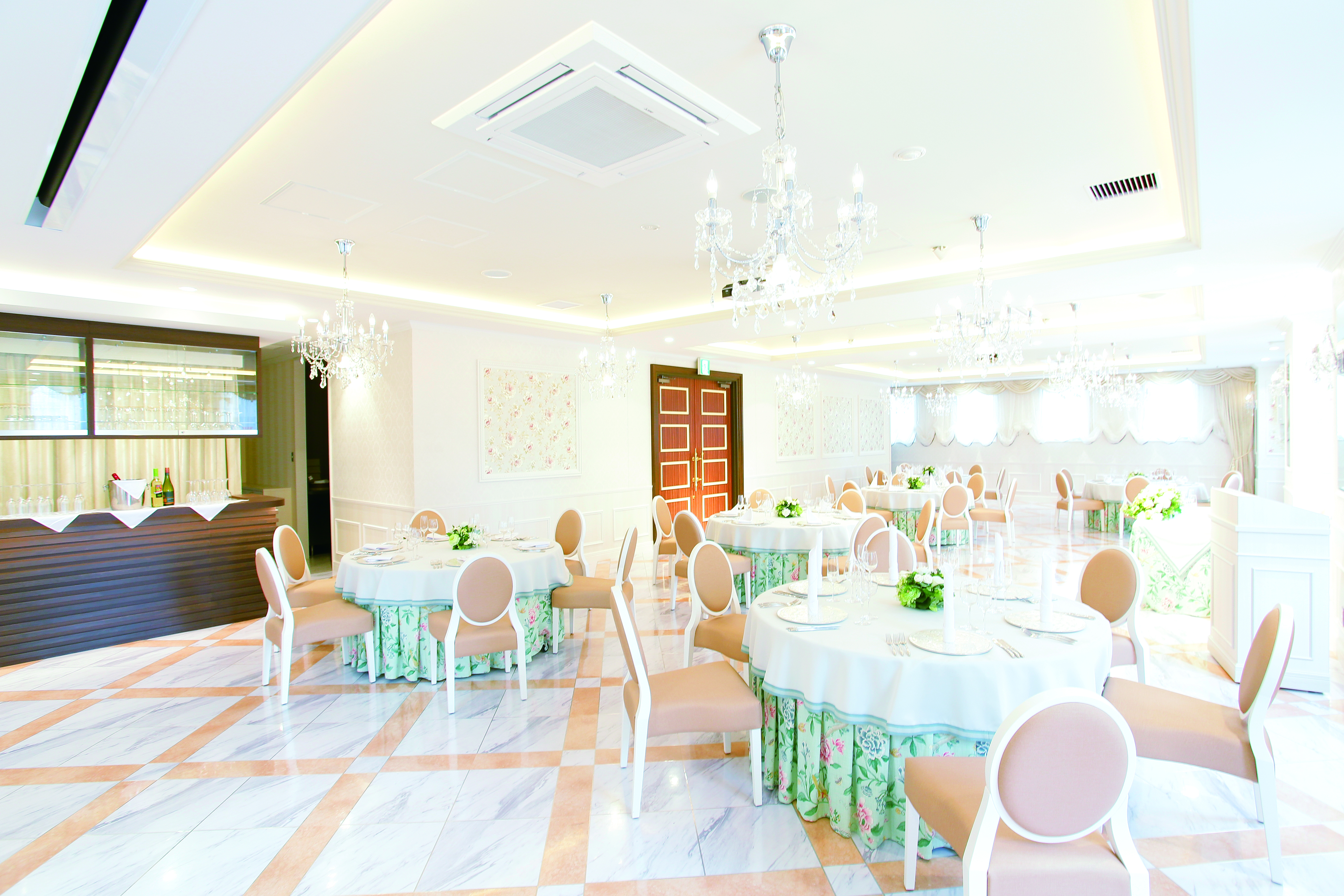 東京ビューティー&ブライダル専門学校 の特長 2