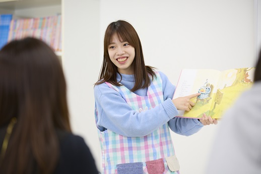 専門学校 日本デザイナー芸術学院   こども芸術学科保育コース