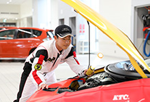 専門学校西日本昴自動車工科大学校 の特長 1